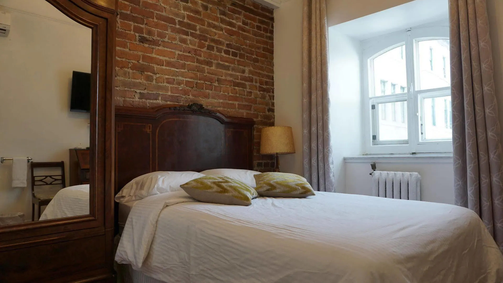 Hotel Marie-Rollet Quebec City Canada